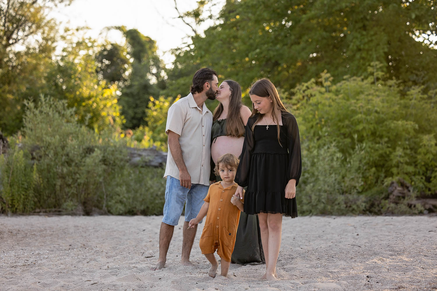 Family photoshoot Norfolk County beach family photoshoot in Norfolk County