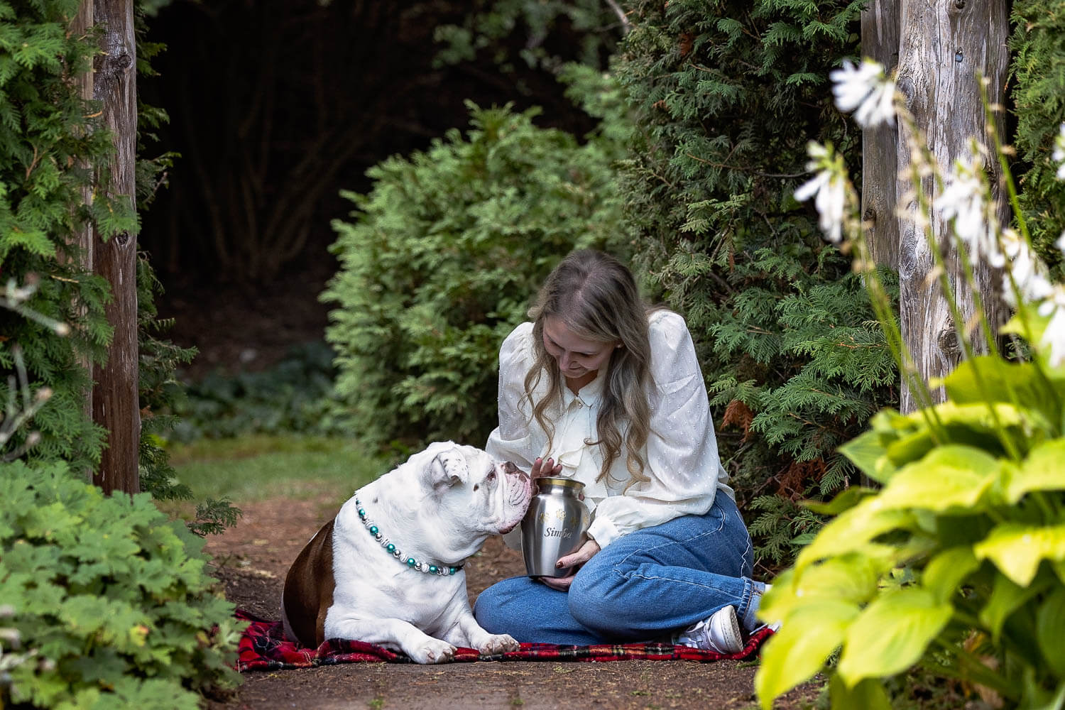 dog family photos at Alexander Muir Gardens